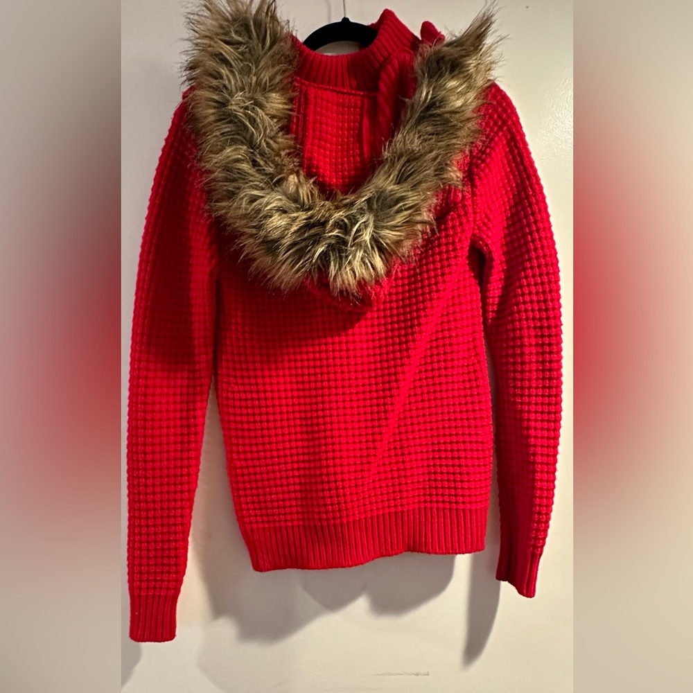 Express Sweater - Picture 2 of 3